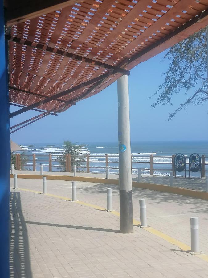 Hospedaje Restaurante El Hombre Puerto Chicama Bagian luar foto