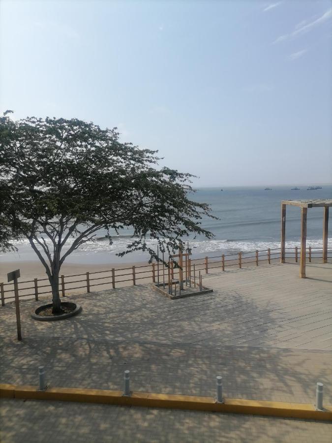 Hospedaje Restaurante El Hombre Puerto Chicama Bagian luar foto