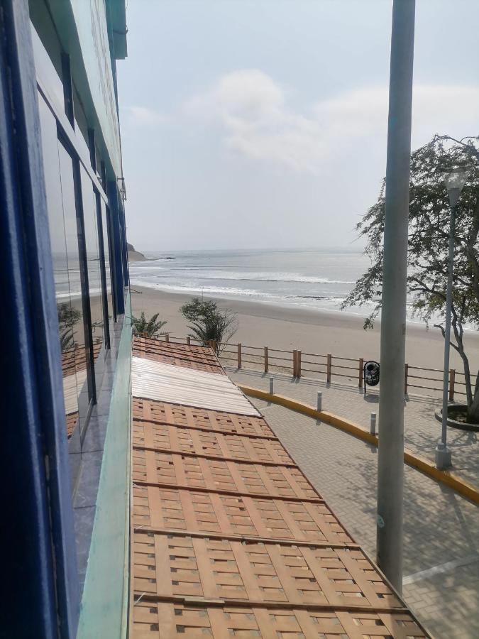 Hospedaje Restaurante El Hombre Puerto Chicama Bagian luar foto