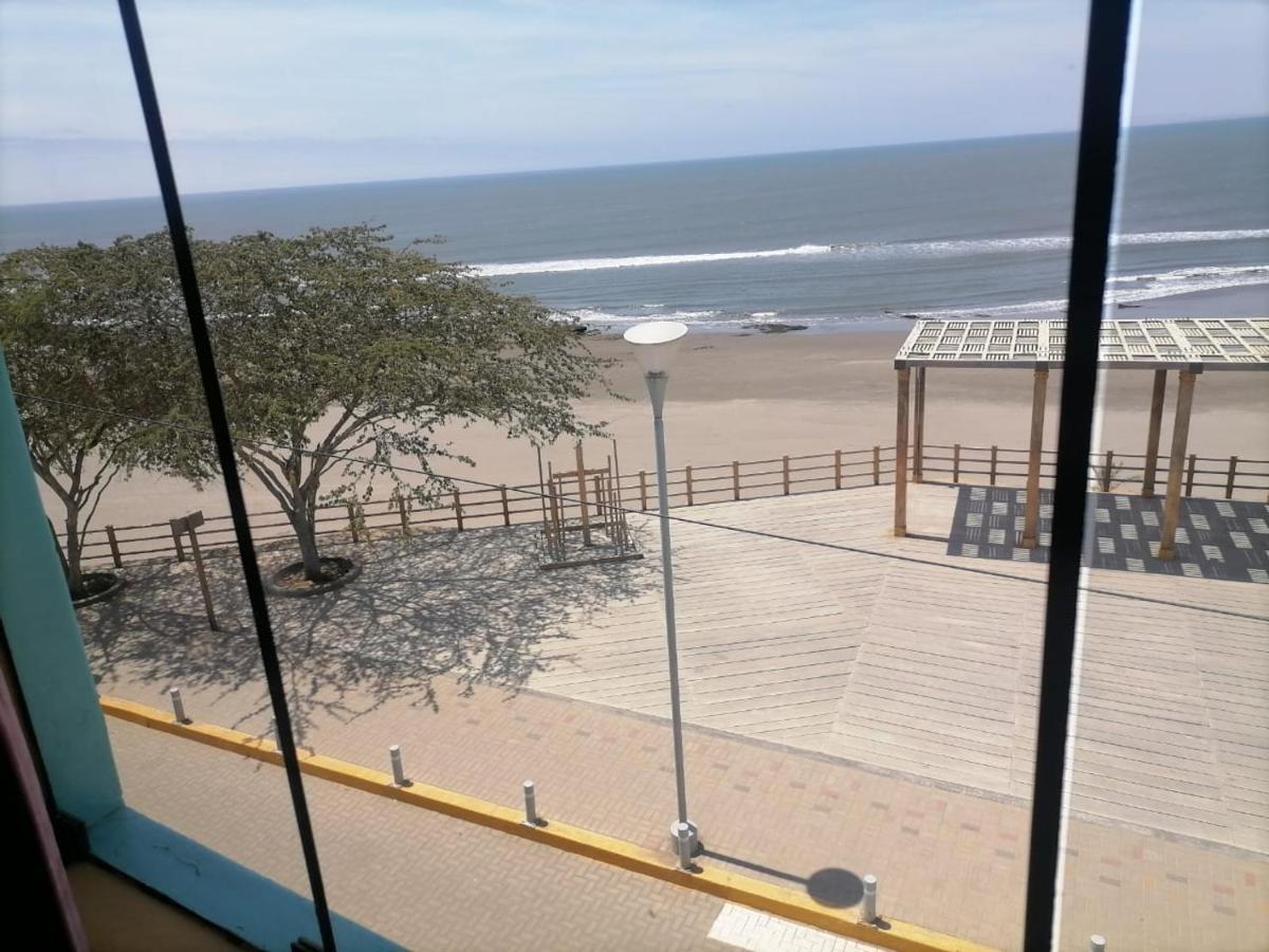Hospedaje Restaurante El Hombre Puerto Chicama Bagian luar foto